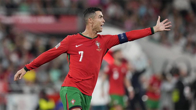 Quyết định tung Ronaldo vào sân ngay đầu hiệp 2 của HLV Martinez tạo nên bước ngoặt của trận đấu