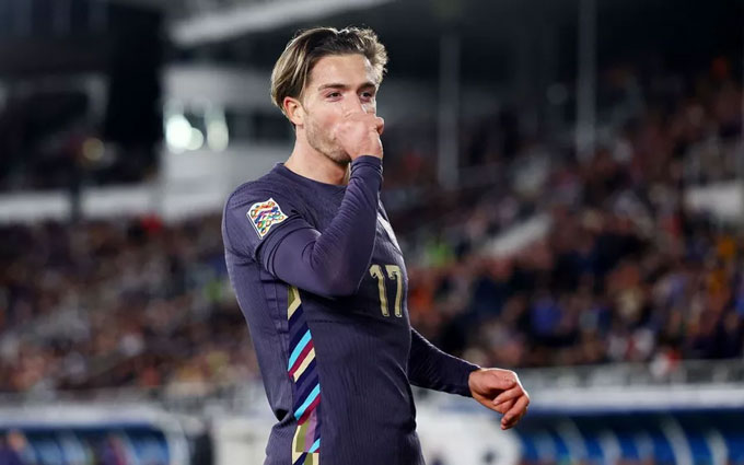 Grealish ăn mừng cảm xúc